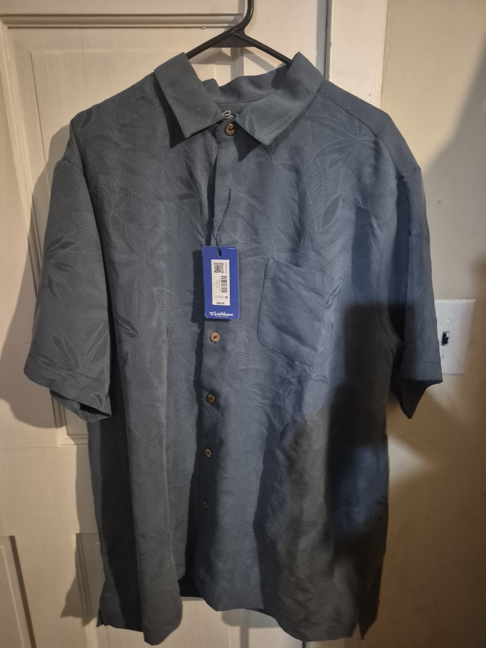 Caribbean Men's Blue Short-Sleeve Button-Down Shirt with Subtle Leaf Jacquard